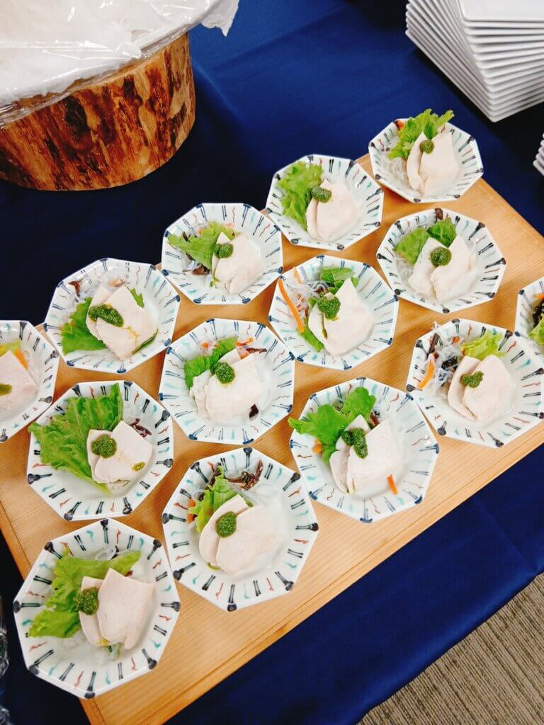蒸し鶏の大葉味噌