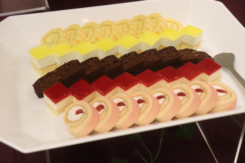 プチケーキ盛り合わせ